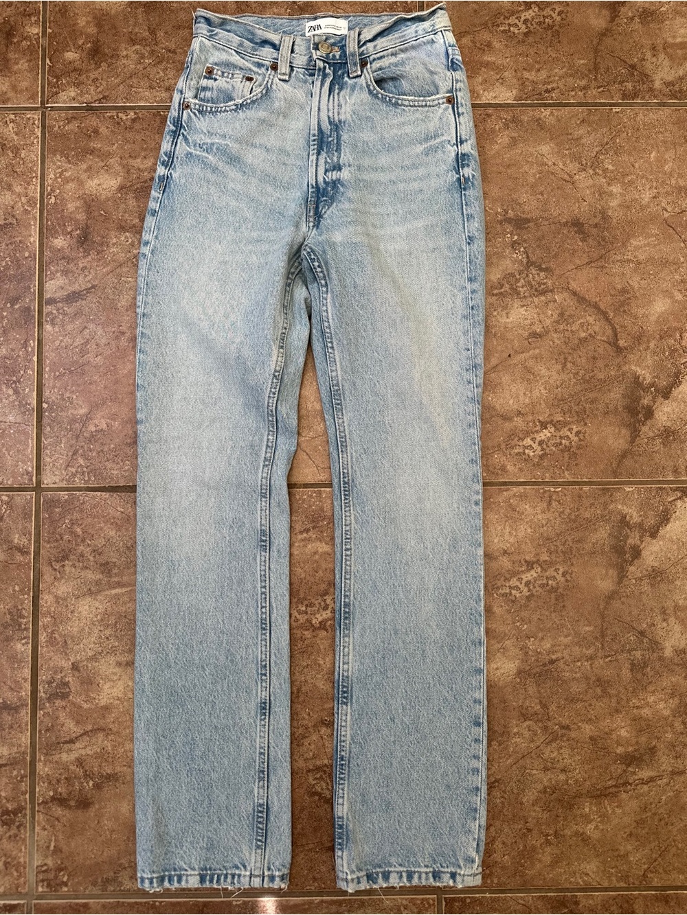 Zara Women’s straight leg jeans US size: 0